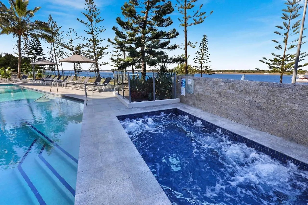 Silvershore Apartments On The Broadwater Gold Coast 4*,