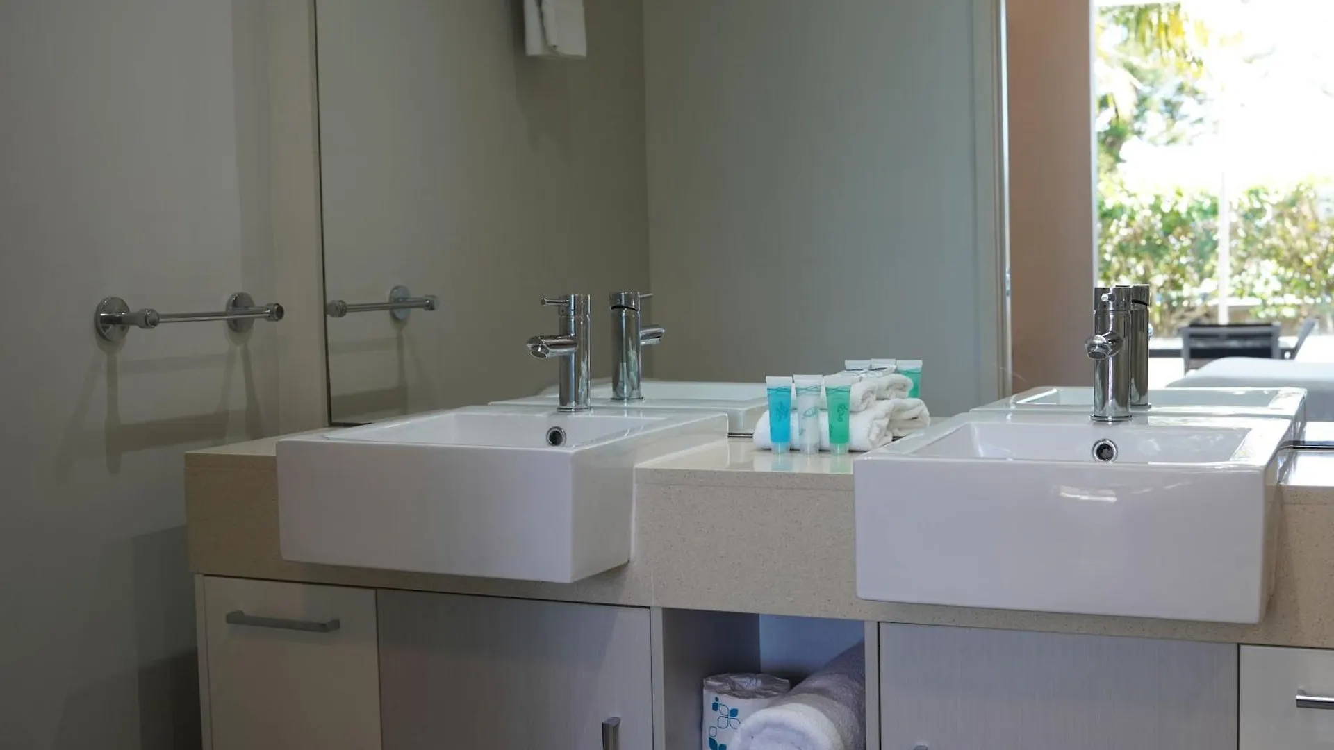 Silvershore Apartments On The Broadwater Gold Coast