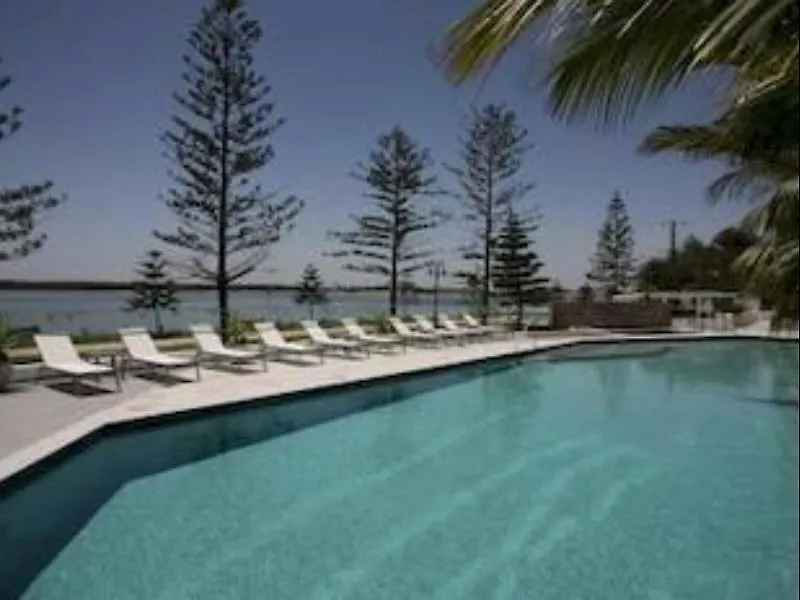 Silvershore Apartments On The Broadwater Gold Coast Australia