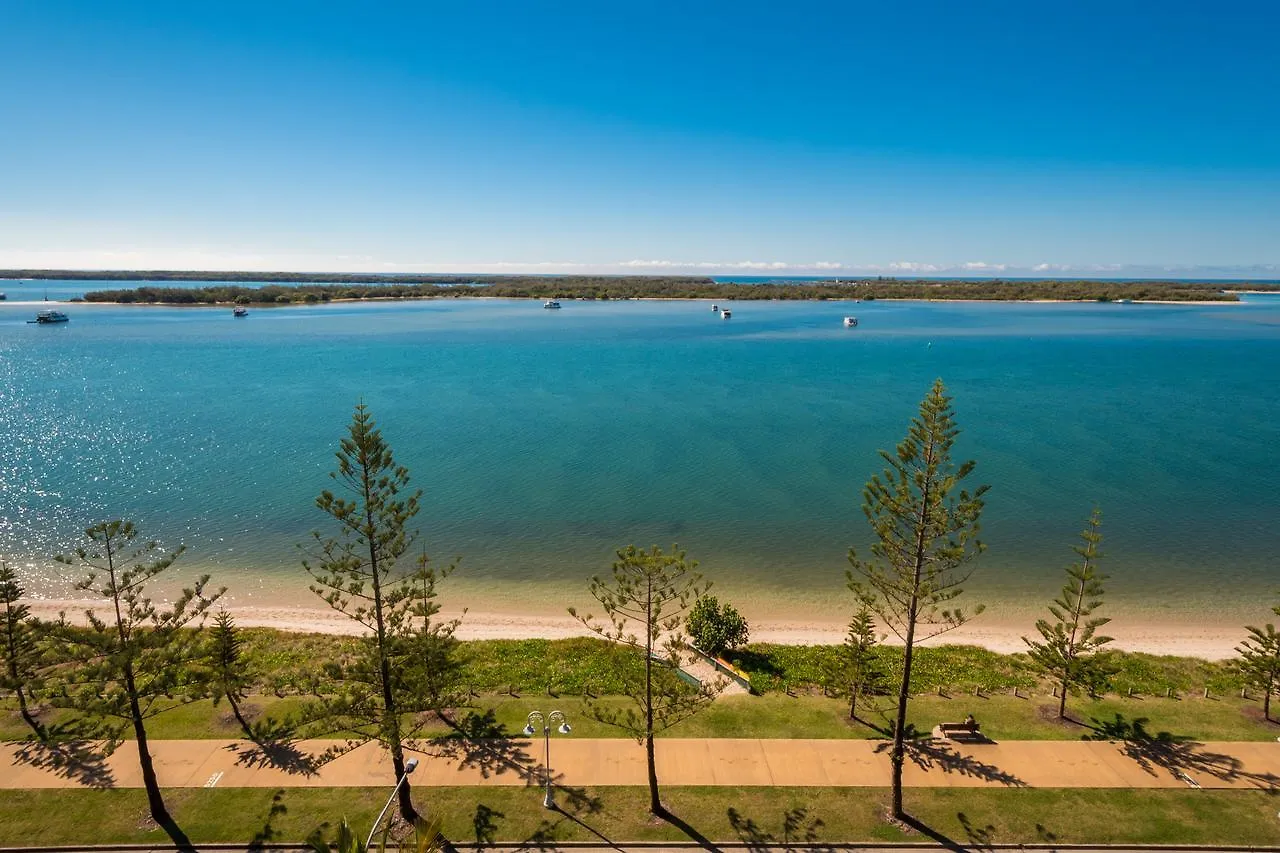 Silvershore Apartments On The Broadwater Gold Coast