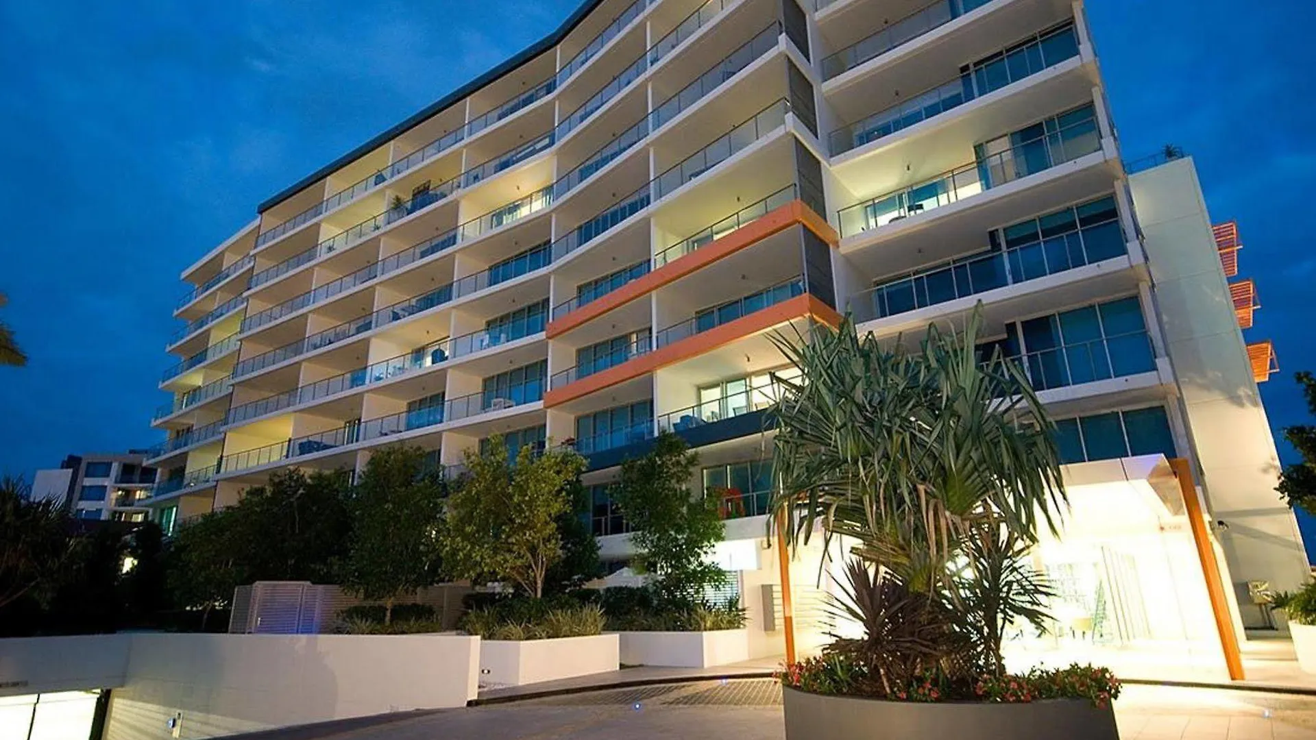 Silvershore Apartments On The Broadwater Gold Coast Australia