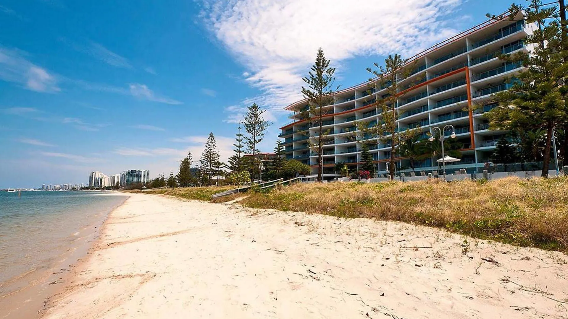 **** Aparthotel Silvershore Apartments On The Broadwater Gold Coast Australia