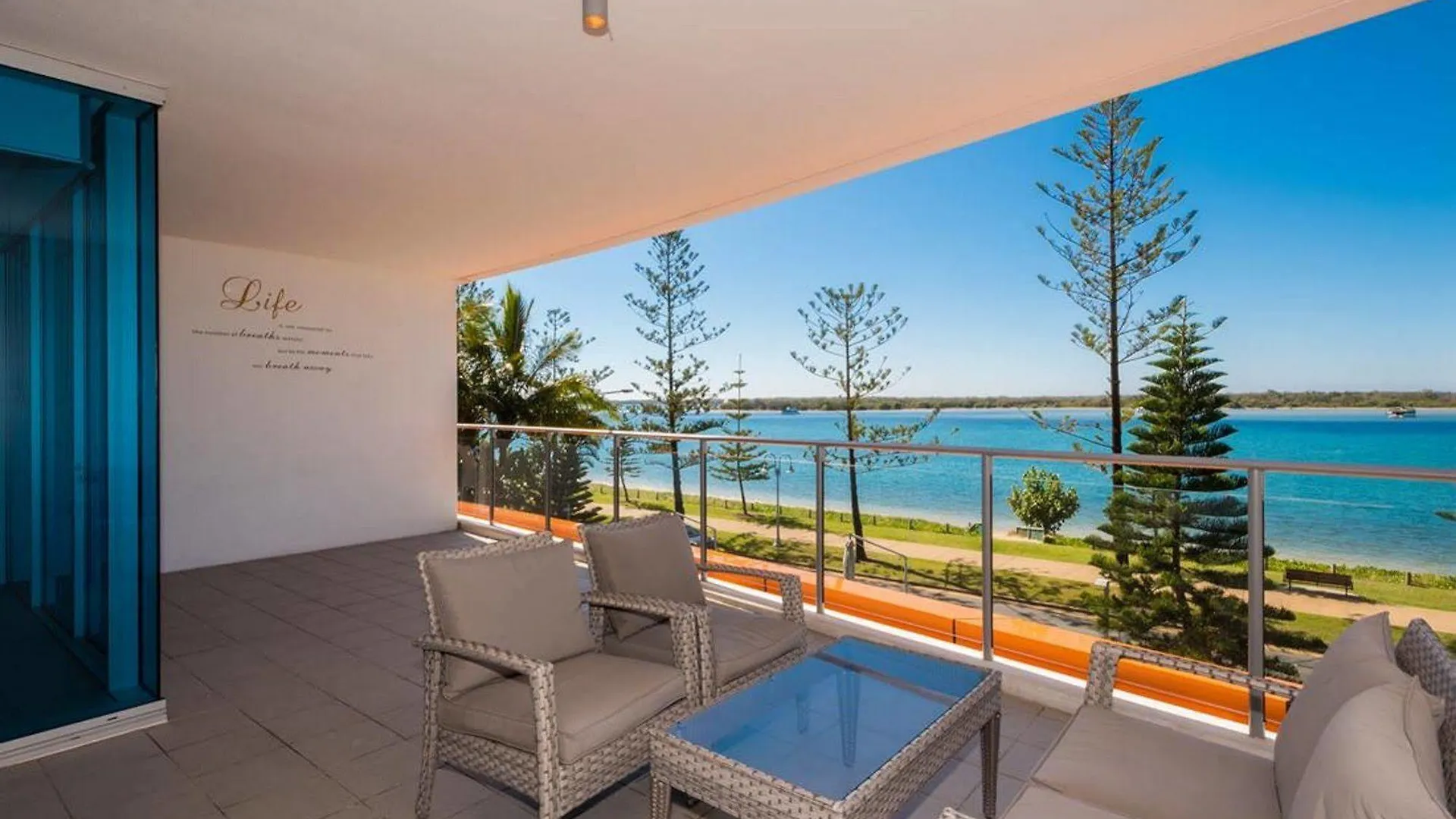 Silvershore Apartments On The Broadwater Gold Coast