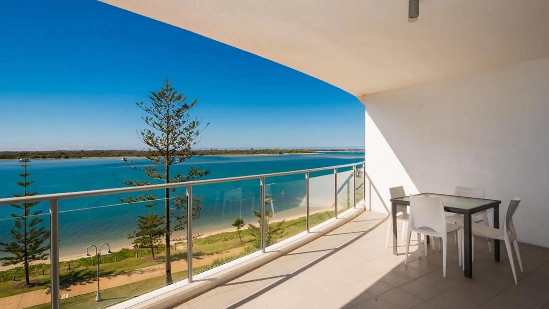 Silvershore Apartments On The Broadwater Gold Coast Australien